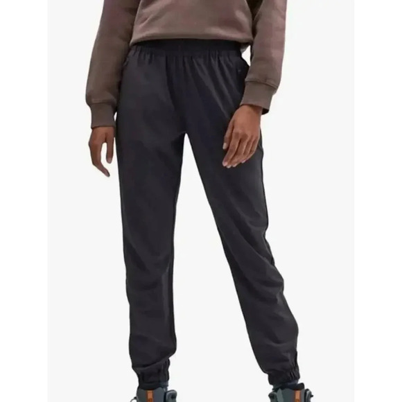 Aritzia TNA The Riley pant in black, size S. - Picture 1 of 10